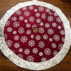 Storehouse Vintage Christmas Tree Skirt